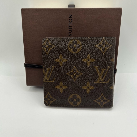 Authentic Louis Vuitton Marco Bifold Wallet - Picture 2 of 13